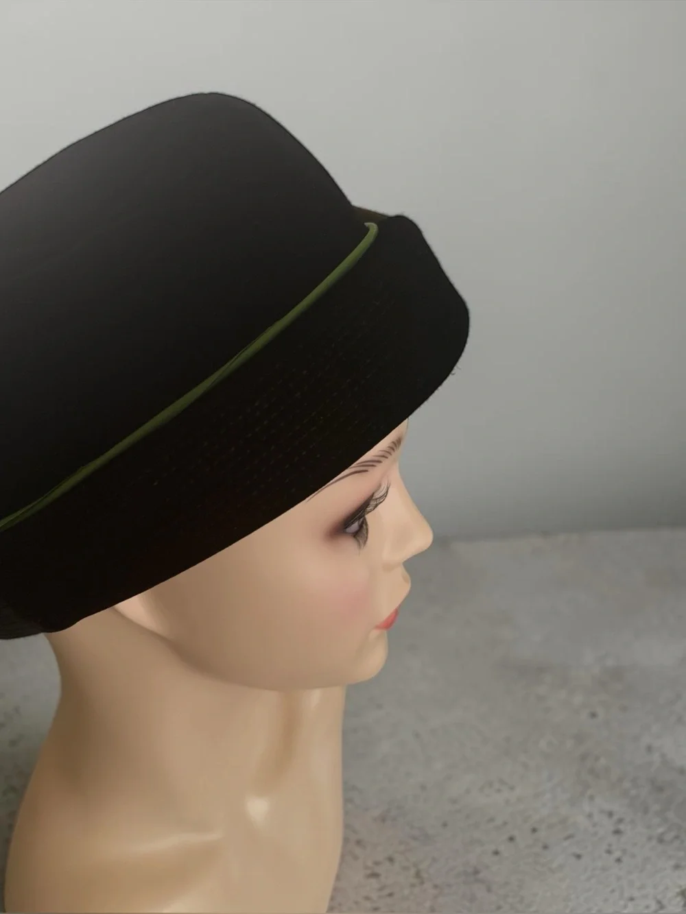 Vintage Rare Find Black Velvet Cloche Hat w/ pink Rose & Green Band